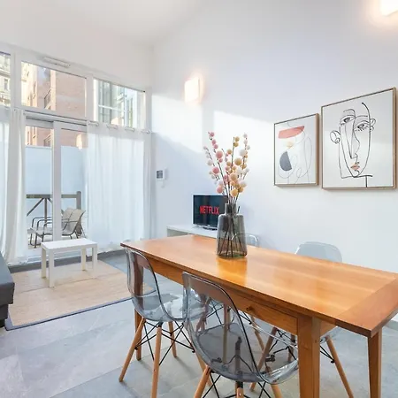 Nyaraló Exclusive Loft Crocetta - Free Private Parking & Wi-fi - 5 Min To Metro Nizza - Ac