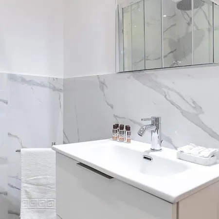 Exclusive Loft Crocetta - Free Private Parking & Wi-fi - 5 Min To Metro Nizza - Ac Turin