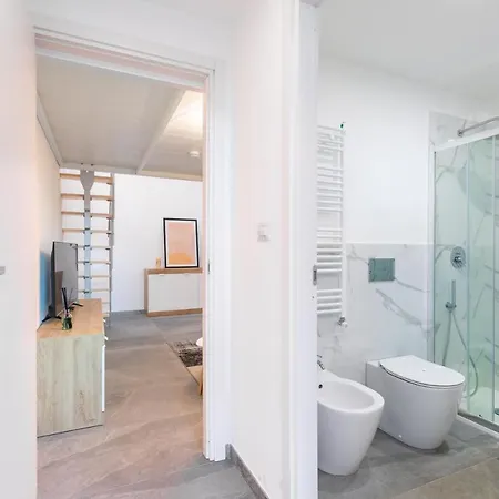 Exclusive Loft Crocetta - Free Private Parking & Wi-fi - 5 Min To Metro Nizza - Ac