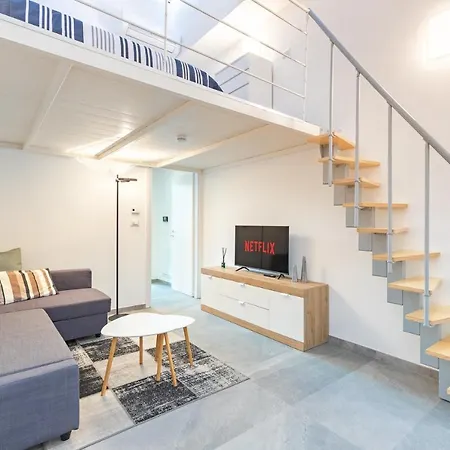 Holiday home Exclusive Loft Crocetta - Free Private Parking & Wi-fi - 5 Min To Metro Nizza - Ac *