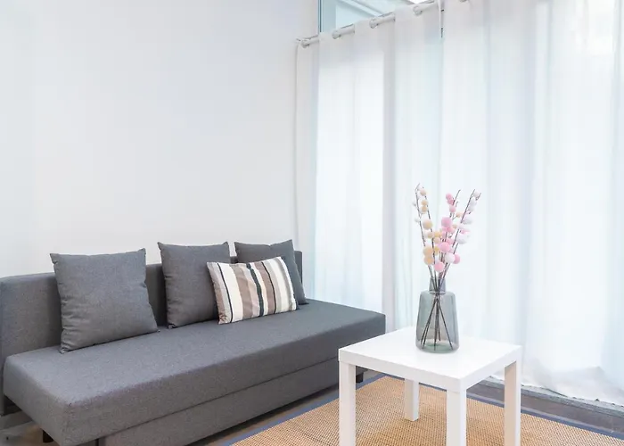 Exclusive Loft Crocetta - Free Private Parking & Wi-fi - 5 Min To Metro Nizza - Ac 度假居